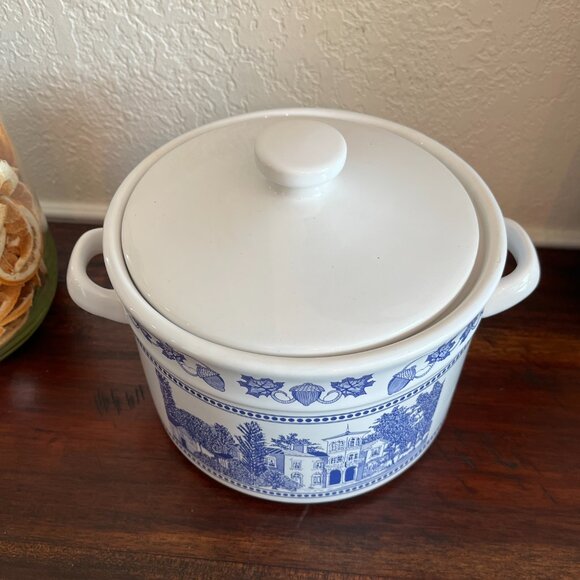 Vintage Blue & White Transferware Crock with Lid Cottagecore Colonial Farmhouse - Picture 3 of 6